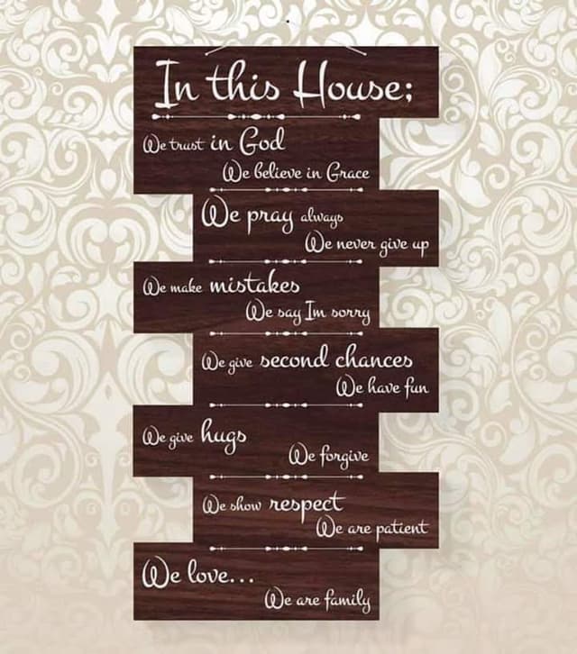 Customized wooden 7-tiled wall hanging